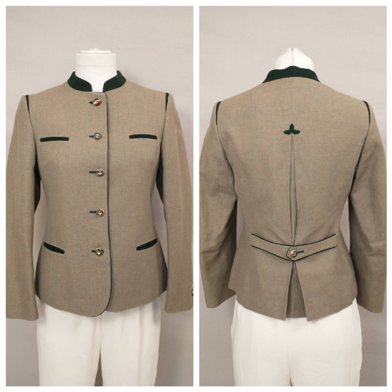 A short shop light coat