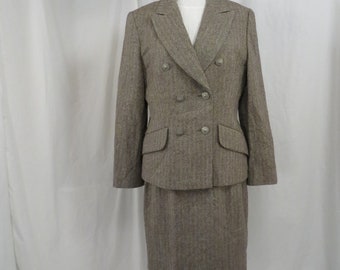 Designer Herringbone Wool Woman's Business Suit sz 8 10 Skirt Double Breasted Jacket Guy Laroche High Quality Power Suit