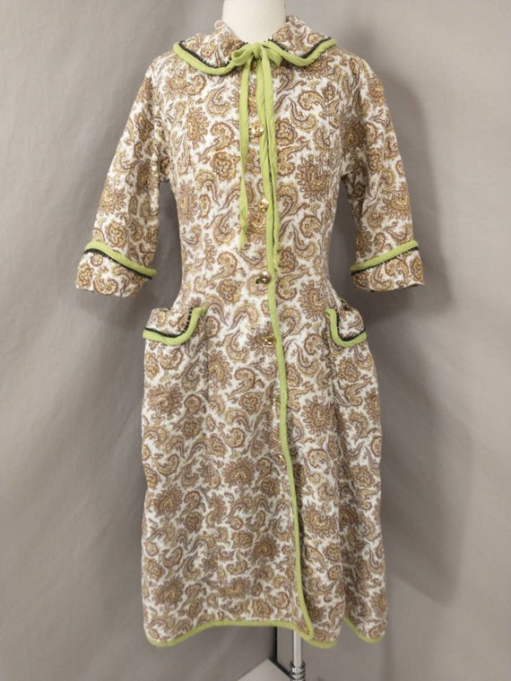 40's Vintage Robe Cotton Quilted Housecoat Fitted… - image 2