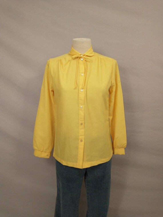 yellow peter pan collar blouse