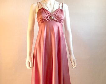 PRETTY IN PINK Pink 70s maxi dress with matching cape cover up
