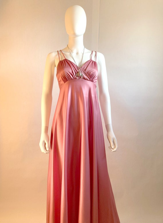PRETTY IN PINK Pink 70s maxi dress with matching c