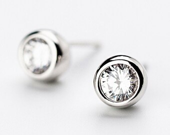 pair Stainless Steel Bezel-Set Round Circle Stud Earrings with Montana Stellux Crystals pair Stainless Steel Bezel-Set Round Circle Stud Earrings with Montana Stellux Crystals