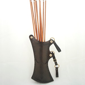 Ottoman side quiver with arrow slots and embossed ornaments