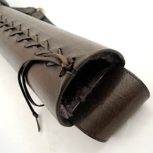 Leather, semicircular back quiver - lace-up version