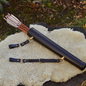 Leather side quiver - tube