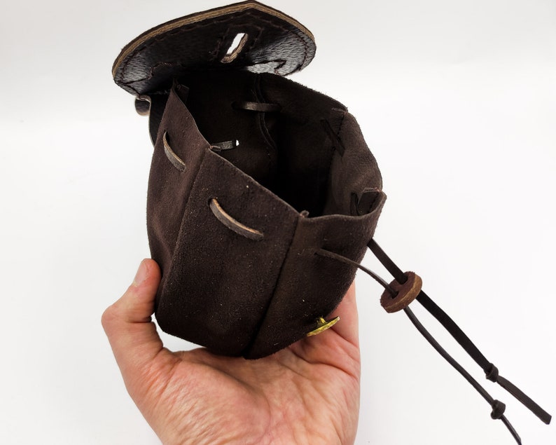 Belt-fastened pouch with flap and brass button image 2