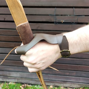 Bogenhandschuh mit Schnallenverschluss