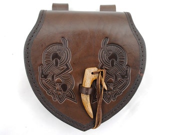 Pochette ceinture viking « Leaf », fermée par une pointe en bois de cervidé