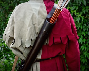 Leather back quiver with decorated top - 'fleur-de'lis'