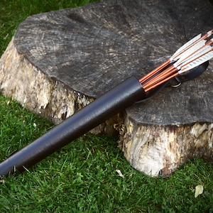 Tube-shaped leather back quiver