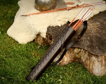 Leather, semicircular back quiver - lace-up version