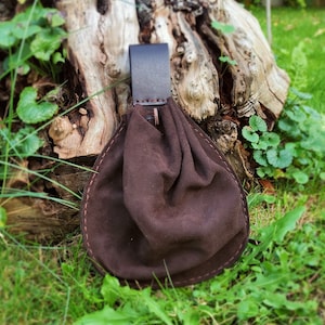 Medieval girdle purse. A replica of a find from The Hague. A great element for a historical, fantasy or larp costume.