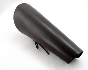 Leather vambrace - the simplest