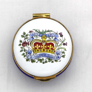 Crummles 1977 English Enamels Silver Jubilee Box