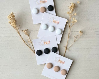 No Snag Hijab Magnets. Sturdy. Scarf magnets. Hijab hold. Perfect for on the go. Everyday style. Black, white, and beige. Classy. Simple.