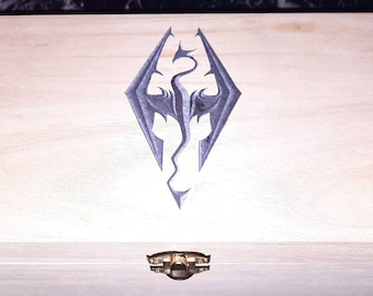 The Elder Scrolls V: Skyrim 材料、セプティム、インゴット、またはカスタム材料が入った大きな箱。