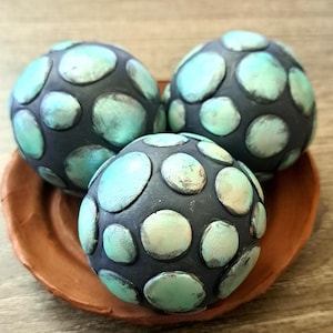 Full size Chaurus Eggs from Skyrim with clay plate, potion ingredient