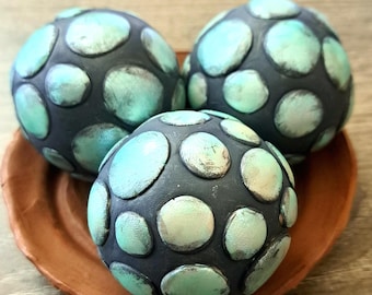 Pełnowymiarowe jaja chaurusa ze Skyrim z glinianą płytką i składnikiem mikstury