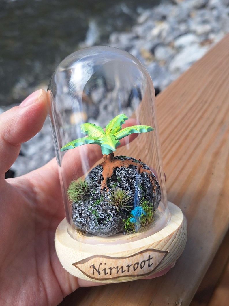 Desktop Elder Scrolls V: Skyrim Nirnroot Glass Cloche Dome Collectible ...