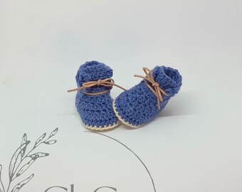 Handmade baby booties, baby shoes, newborn boots, baby boy sneakers, unisex baby shoes, gift for baby boy, announcement, pregnancy reveal