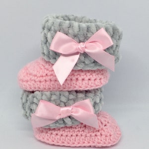 Crochet baby booties, crochet baby shoes, crochet baby booties, baby shoes, baby boots, baby booties, pink booties, pink shoes, pink boots