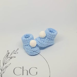 Blue booties, Crochet baby booties, white pom pom booties, Baby shower gift, Photo prop, baby shoes, Pom pom baby shoes, New baby