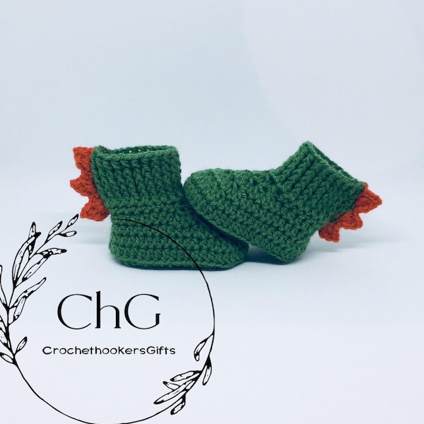 Crochet dinosaur baby booties, crochet bootie, dinosaur booties, dinosaur boots, dinosaur shoes, baby booties, baby boots, baby shoe