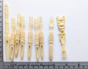 25 x Vintage plastic Tiki forks for hors d/'oeuvre Faux ivory forks in original faux ivory holder container canape