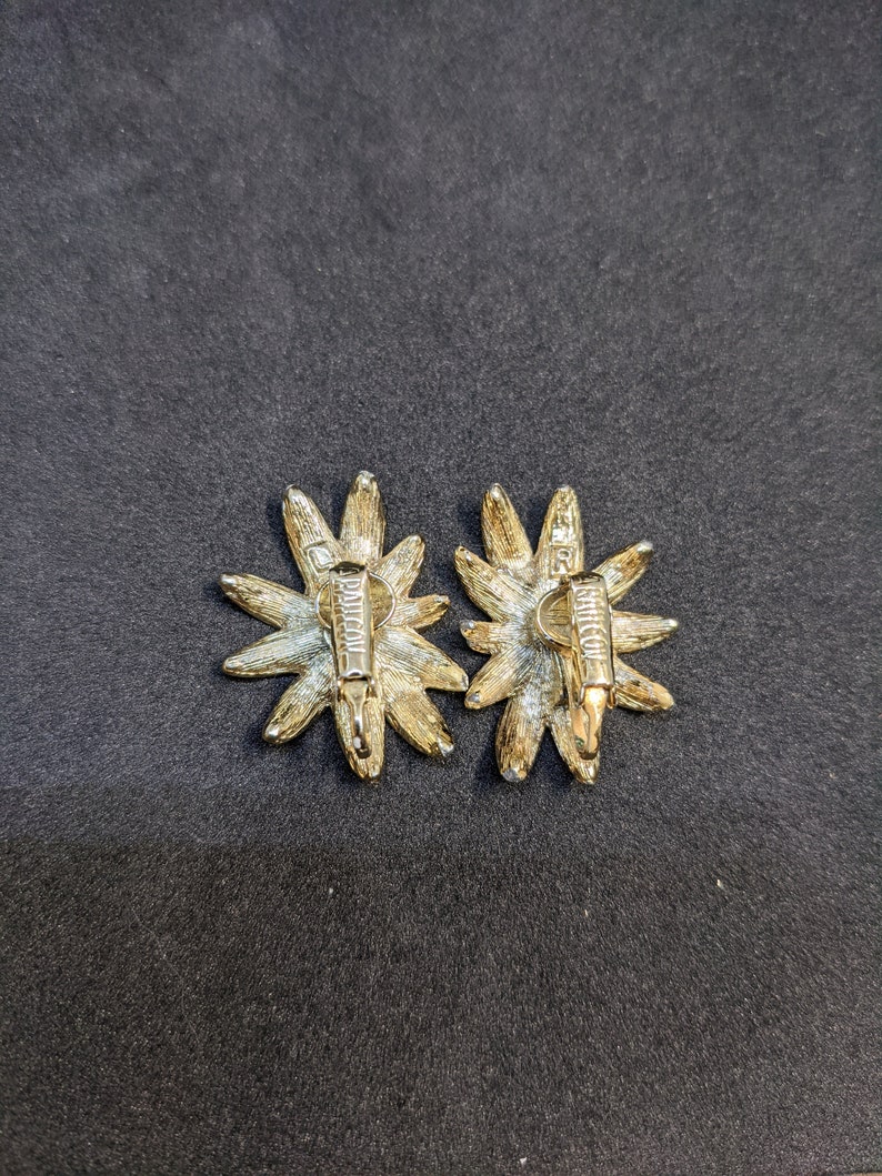 Sarah Coventry Gold tone Flower Clip On Earrings Signed Costume Jewelry