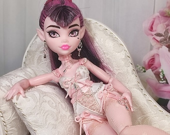 Lingerie pour poupées Monster High et Ever After High de Daria Custom Dolls