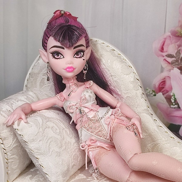 Lingerie pour poupées Monster High et Ever After High de Daria Custom Dolls