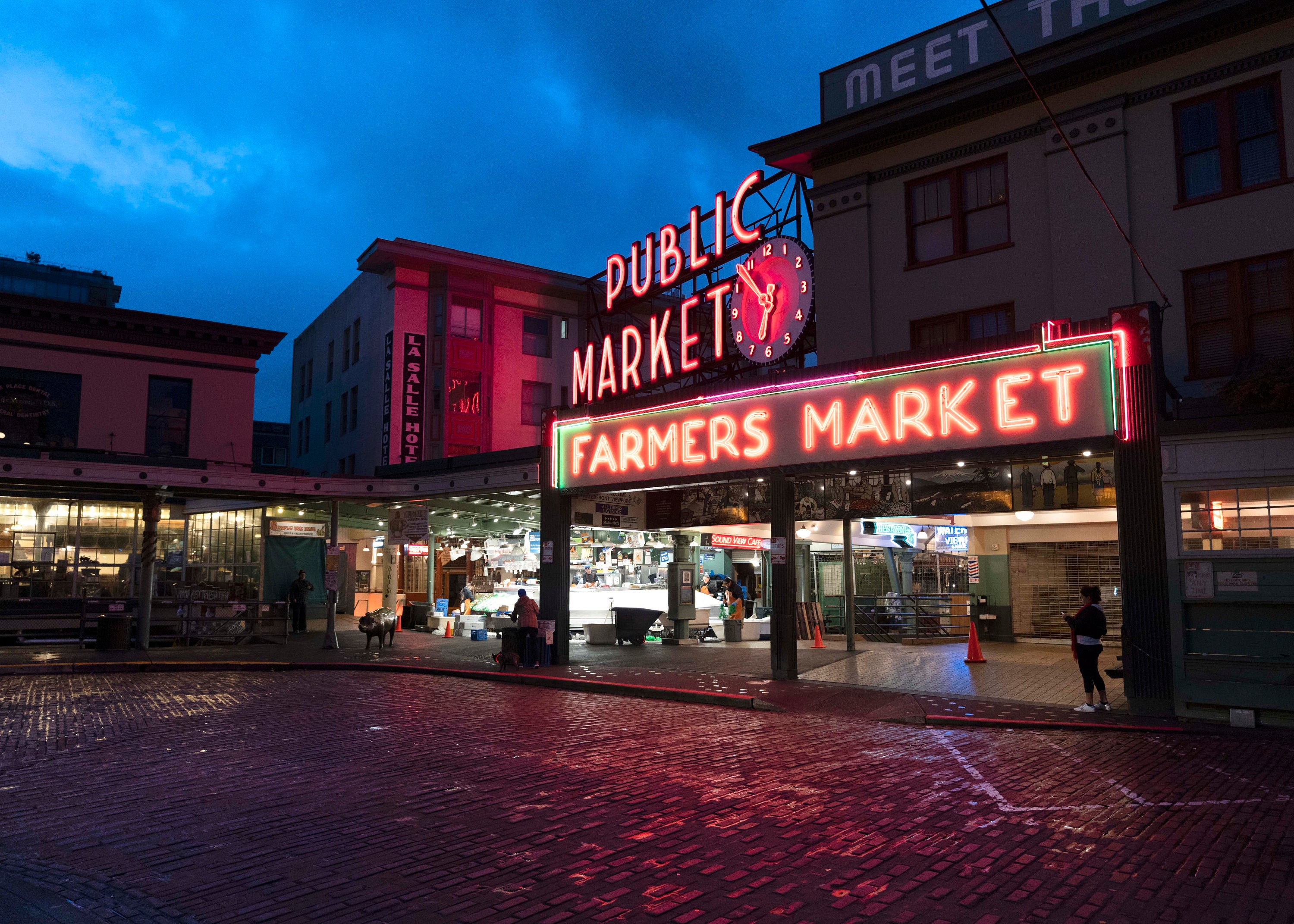 University of Washington Night Market | TikTok, image size:3000x2143