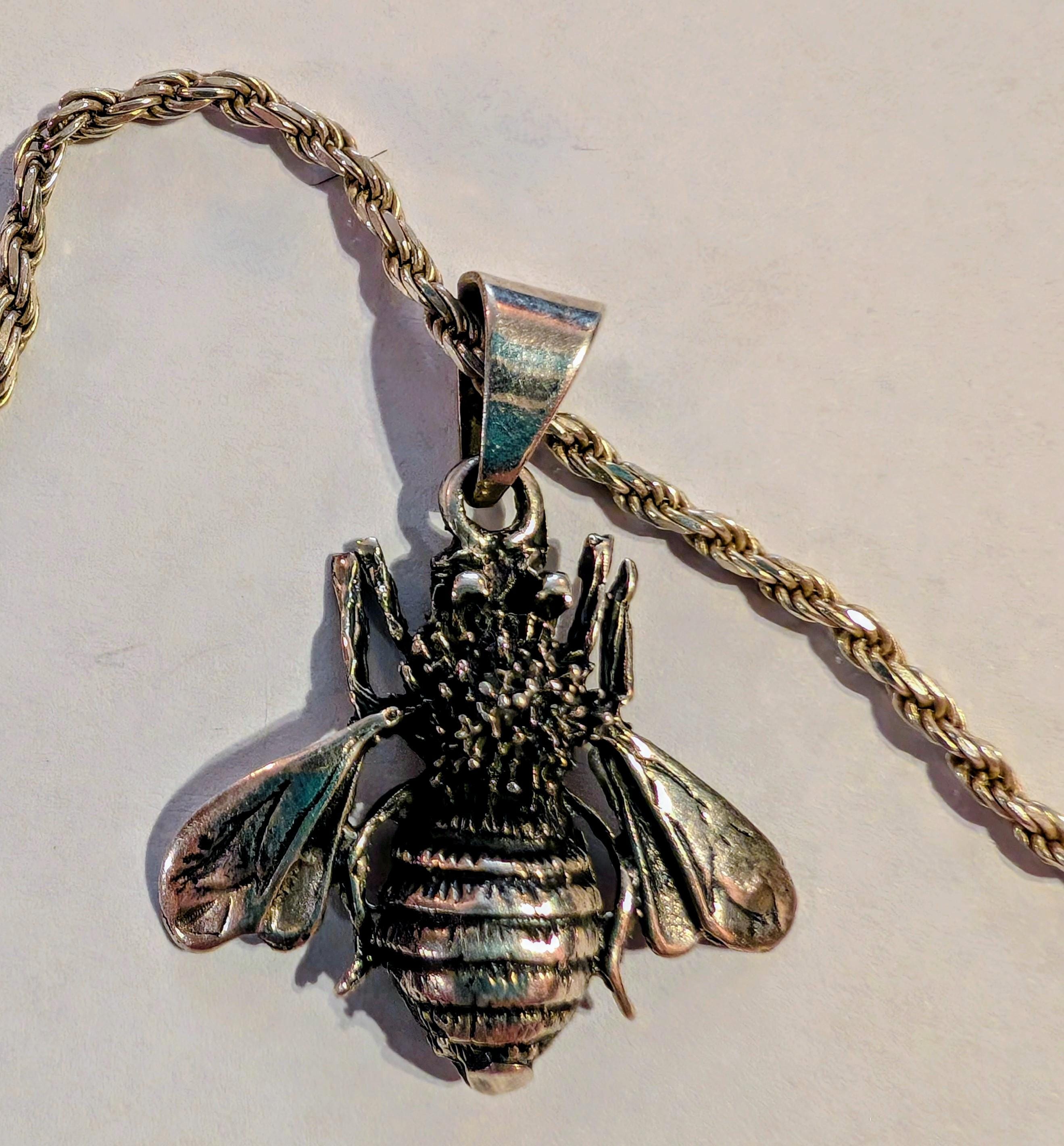 Vintage 925 Sterling Silver Honeybee Bee  and Chain Necklace 18 " Length Amazing Detail Beautiful Realistic Representation