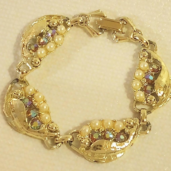 Vintage Armband Gold Ton Aurora Borealis Steine Kunstperlen UNMARKED Classic 1960s Fashion Glitz Cocktail Kostüm