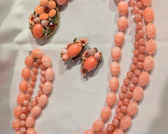 Vintage Selro Selini 1960s Necklace Earring Set Enamel Rhinestones Clip-ons & 4 Strand Swirled Peach Plastic Beads Peach Orange Easy Repair