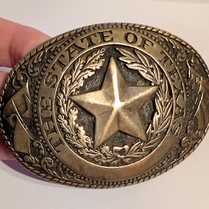 Vintage Western Style Belt Buckle Tony Lama State of Texas Seal Lone Star Solid Cast Brass Beautiful Condition Oval 3-1/2 x 2-1/2&quot; Cowboy