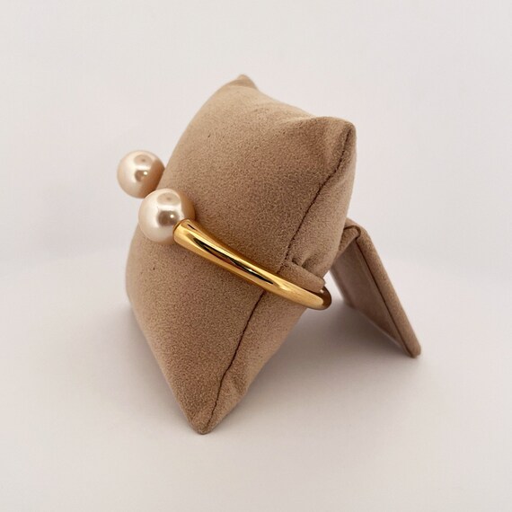 Vintage KJL Kenneth Jay Lane hinged Pearl Bracelet - image 2