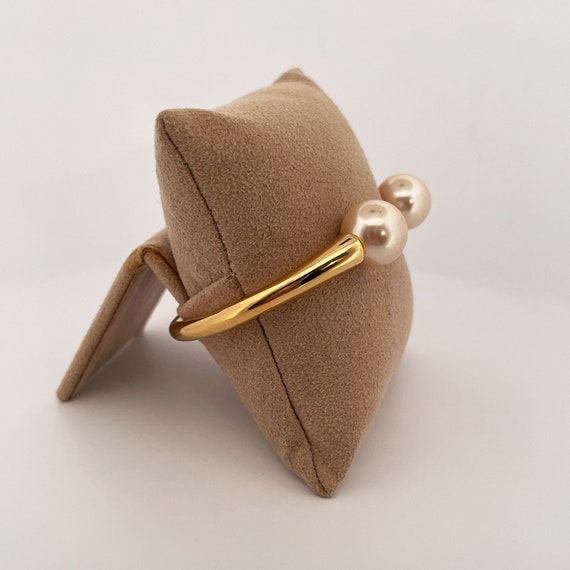 Vintage KJL Kenneth Jay Lane hinged Pearl Bracelet - image 3