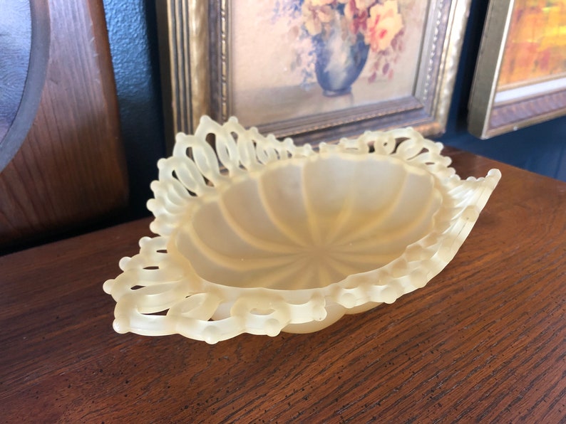 Vintage Glasswork Intricate Glasswork Edge Trim Delicate Design Mid-Century Frosted Yellow Glass Candy Dish