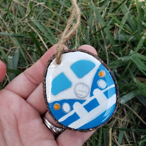 Handmade Wooden Slice Ornament. VW bus blue. Decor hippy. Resin glitter. Gift idea. Hippy van.