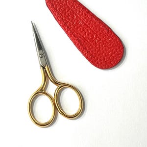 Tijeras de precisión Short Stuff con funda