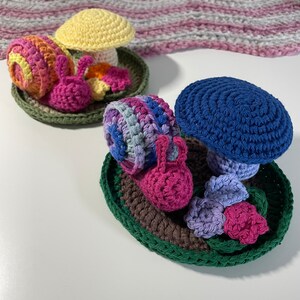 Conjunto Amigurumi de Crochê Floresta de Cogumelos e Caracóis