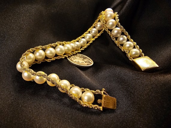 Wonderful 14k Gold & Natural Pearl Bracelet - image 1