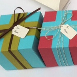 Martha Stewart Scalloped Tag Punch (small)