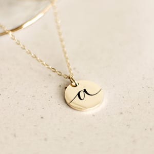 Collar con inicial, collar con letras, collar de oro, collar con nombre personalizado, regalos para esposas, regalos para mamás, regalo de mamás, regalo de cumpleaños para ella