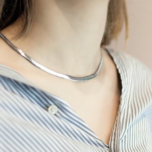 Minimalist Snake Design Necklace Chain • Gold Silver  • Womens Choker Necklace • Adjustable Cuban Link Chain - Gift for Her