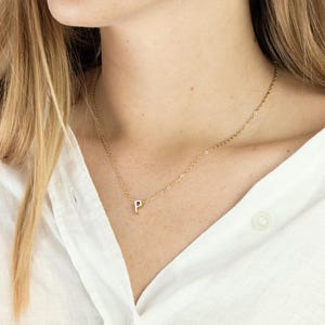 Collar con inicial, collar con letras, collar de oro, collar con nombre personalizado, regalos para esposas, regalos para mamás, regalo de mamás, regalo de cumpleaños para ella