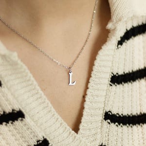 Collar con inicial, collar con letras, collar de oro, collar con nombre personalizado, regalos para esposas, regalos para mamás, regalo de mamás, regalo de cumpleaños para ella