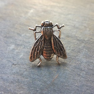 Fly Pins Brooch, Silver-plated Brass, art Nouveau Insect Brooch, Macabre Fly for Gothic Lovers, Halloween Fly Brooch, Winged Insect Fly